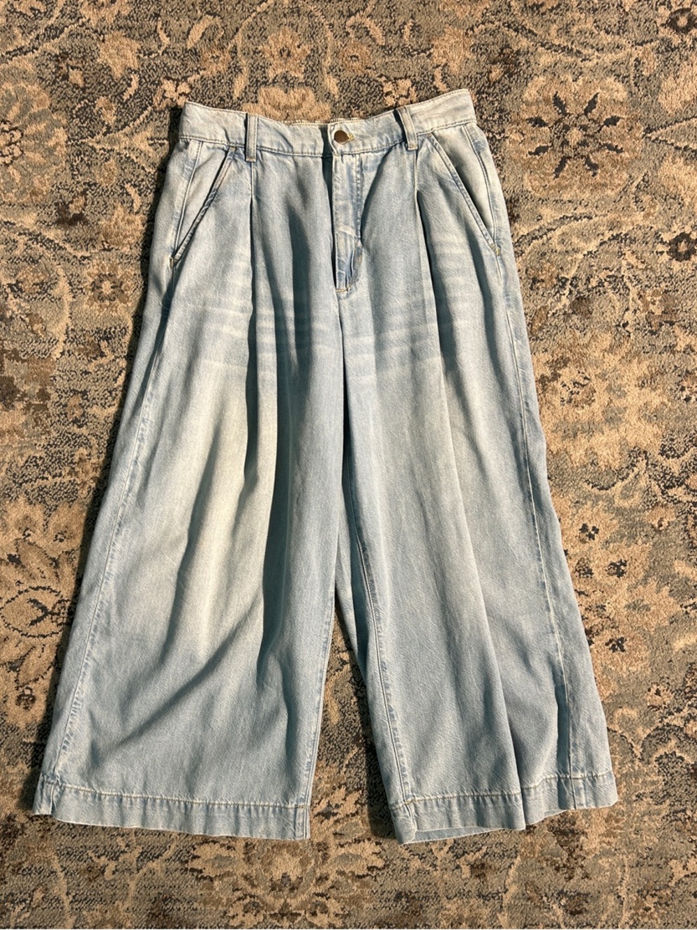 Pilcro Light Blue Wide-Leg cropped soft denim